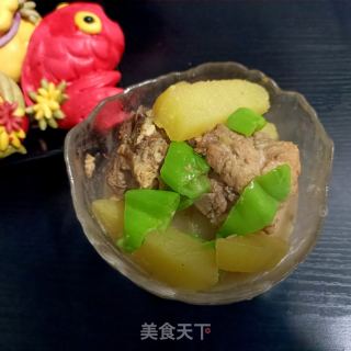 土豆炖排骨的做法