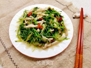 春天必吃减肥美食，豌豆苗炒鸡丝