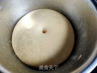 蜂蜜花朵小面包的做法步骤：2