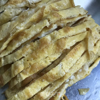 鸡蛋皮黄瓜拌粉丝的做法步骤：3