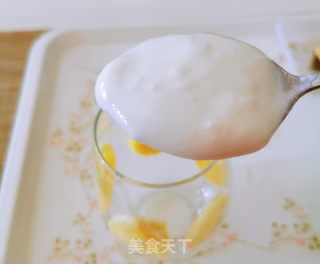 香蕉奶酥酸奶杯的做法步骤：3