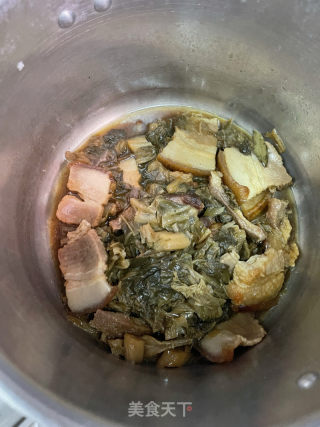 梅菜焖五花肉的做法步骤：11