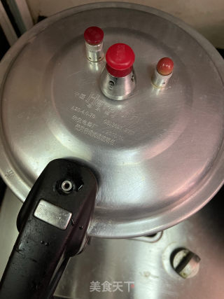 梅菜焖五花肉的做法步骤：10
