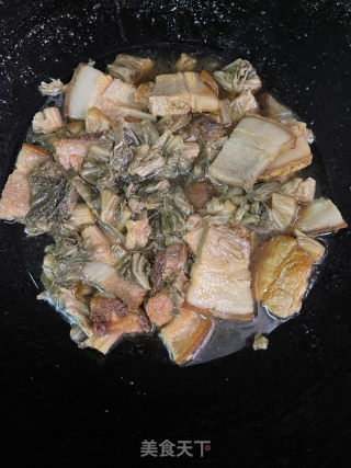 梅菜焖五花肉的做法步骤：8