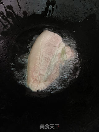 梅菜焖五花肉的做法步骤：3