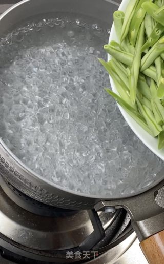 快手四季豆炒肉的做法步骤：3