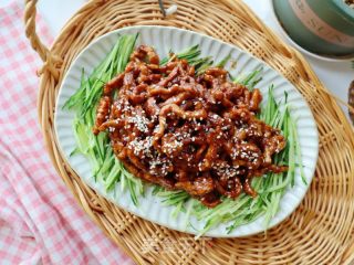京酱肉丝的做法