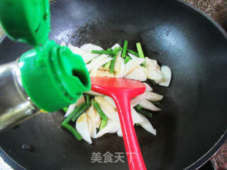 蒜薹炒茭白的做法步骤：6