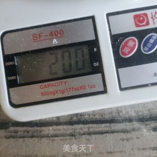 牡丹鲜花饼的做法步骤：1