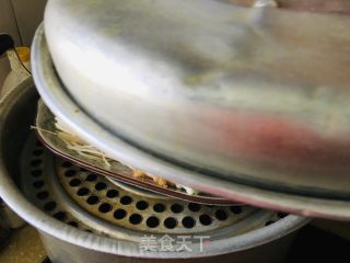 蒜蓉辣酱蒸金针菇的做法步骤：8