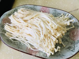 蒜蓉辣酱蒸金针菇的做法步骤：6