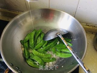蒜香荷兰豆的做法步骤：8