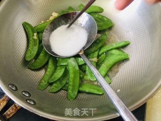 蒜香荷兰豆的做法步骤：7