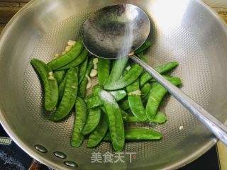 蒜香荷兰豆的做法步骤：6