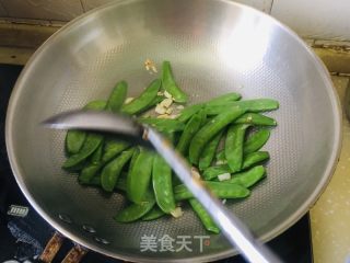 蒜香荷兰豆的做法步骤：5