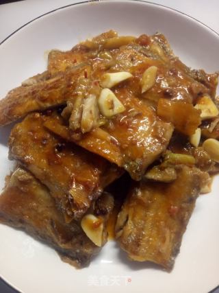 蒜香焖带鱼的做法