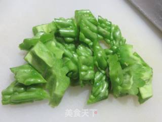 苦瓜仔排的做法步骤：3