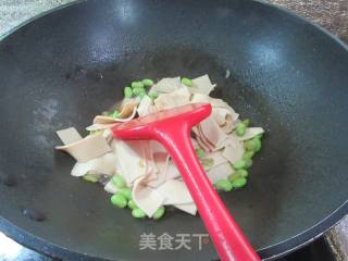 毛豆烧千张的做法步骤：10