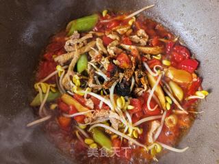 西红柿豆芽肉丝蒸卤面的做法步骤：15