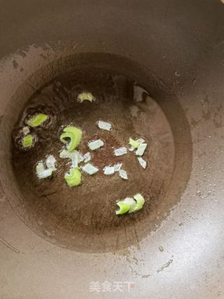 西红柿豆芽蛋花汤的做法步骤：3