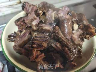 辣椒炒腊鸭的做法步骤：2