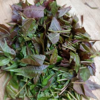 蒜香肉末香椿面的做法步骤：2