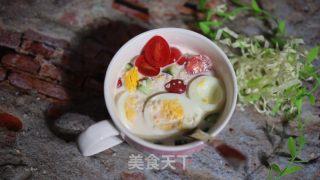 鸡蛋圣女果拌燕麦的做法步骤：6