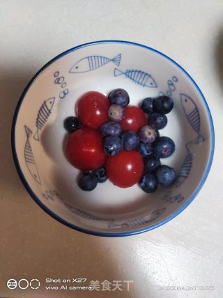 牛奶燕麦拌水果的做法步骤：2