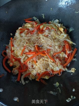 包菜鸡蛋炒粉丝的做法步骤：13