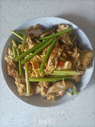 蒜苔香菇炒鸡蛋的做法