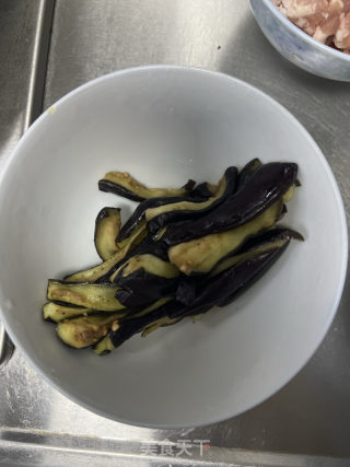 茄子肉末粉丝煲的做法步骤：3