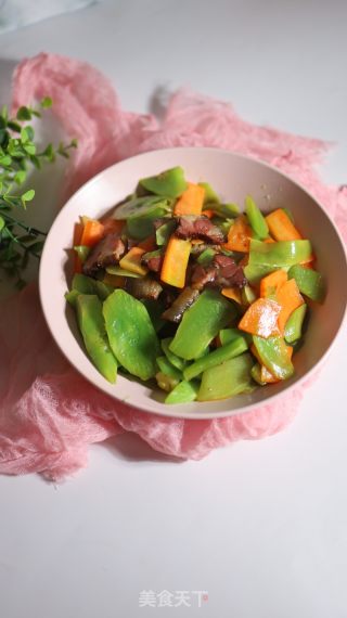 莴笋胡萝卜炒腊肉的做法