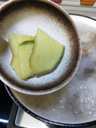石斛西洋参炖鸡汤的做法步骤：7