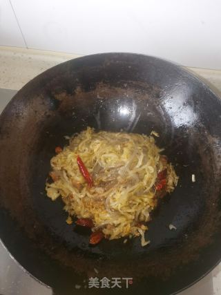 酸菜炒粉条的做法步骤：7