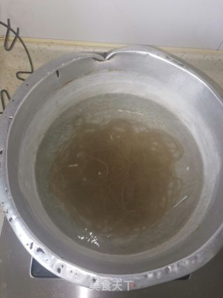 酸菜炒粉条的做法步骤：3