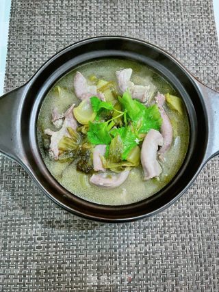 苦瓜酸菜煲粉肠的做法