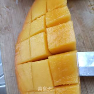 芒果草莓拌酸奶的做法步骤：6