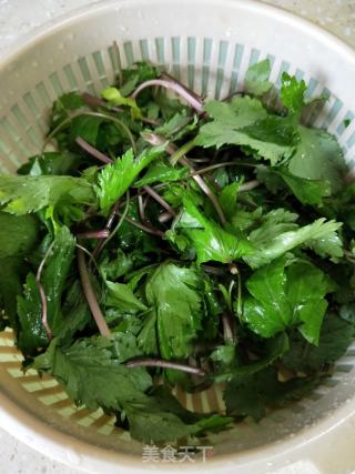 珍珠花菜瘦肉汤的做法步骤：2