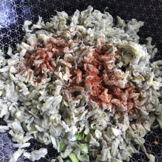 蒜苗炒槐花麦饭的做法步骤：7