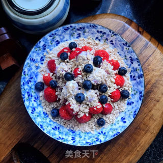 草莓蓝莓拌酸奶的做法步骤：9