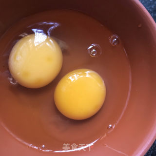 莴笋片炒鸡蛋的做法步骤：2