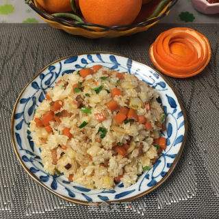 腊肉胡萝卜炒饭