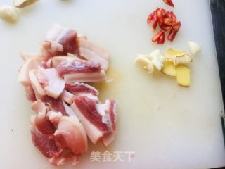 干锅包菜的做法步骤：2