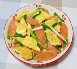 火腿肠炒鸡蛋的做法