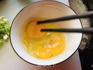 鸡蛋西红柿酱蔬菜拌面的做法步骤：3