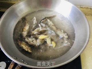 奶白鲫鱼汤的做法步骤：4