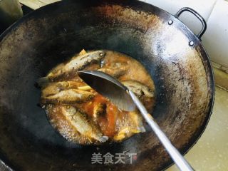 红烧野生鲫鱼的做法步骤：7