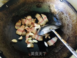 蒜苔炒腊肉的做法步骤：2