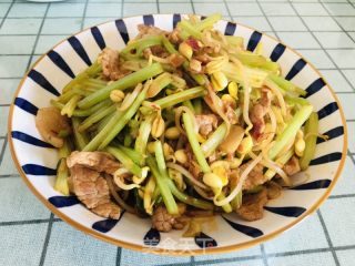 芹菜黄豆芽炒肉片的做法