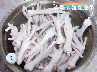 柠檬泡椒凤爪的做法步骤：1
